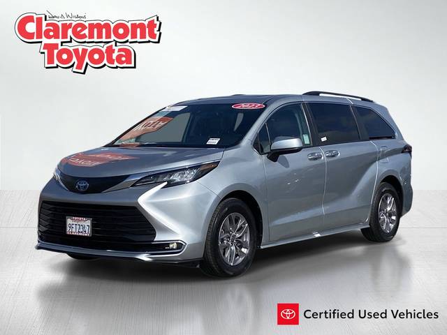 2023 Toyota Sienna XLE FWD photo