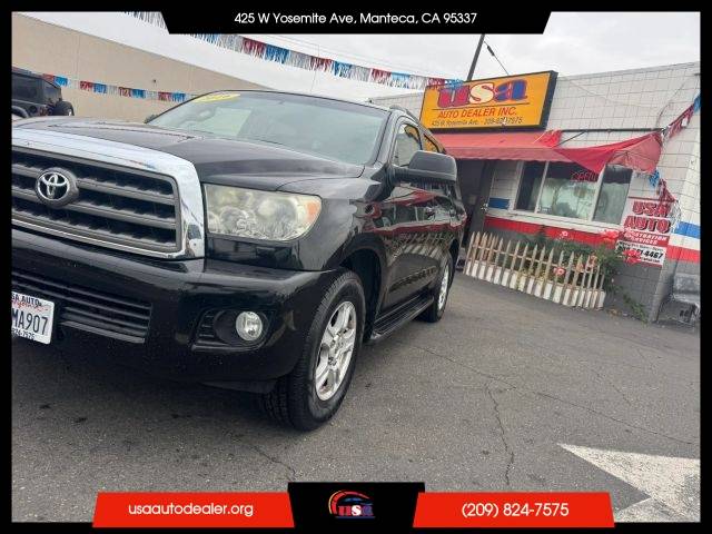 2016 Toyota Sequoia SR5 4WD photo