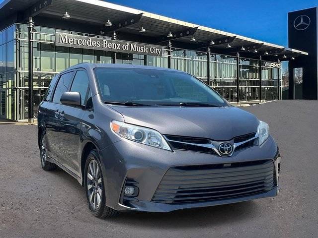 2020 Toyota Sienna XLE AWD photo