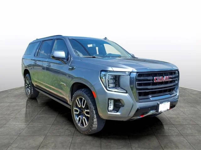 2022 GMC Yukon XL AT4 4WD photo