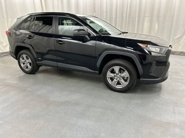 2022 Toyota RAV4 Hybrid LE AWD photo