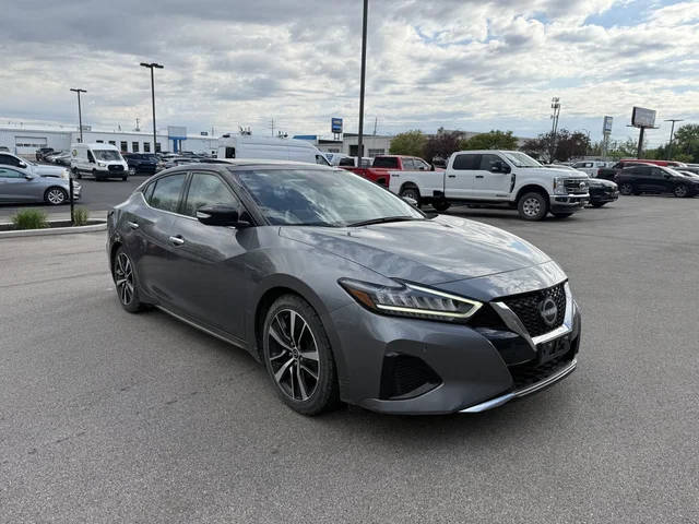 2023 Nissan  SL FWD photo