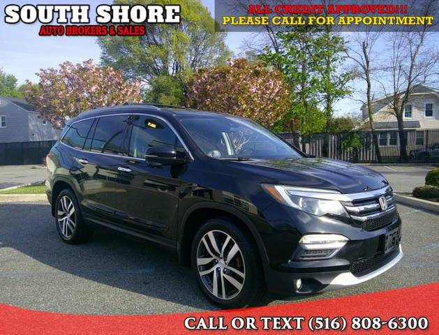 2017 Honda Pilot Touring AWD photo