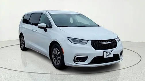 2023 Chrysler Pacifica Minivan Hybrid Touring L FWD photo