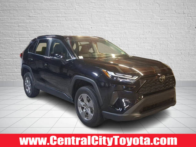 2023 Toyota RAV4 XLE AWD photo