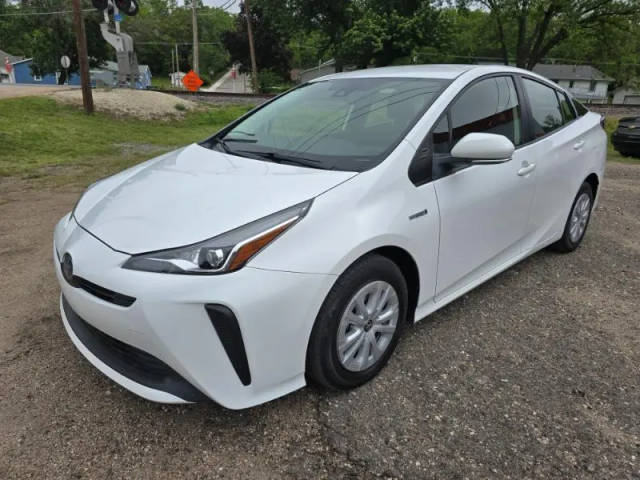 2021 Toyota Prius LE FWD photo