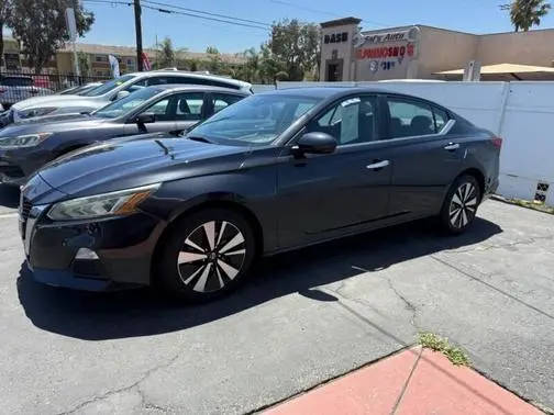 2022 Nissan Altima 2.5 SV FWD photo