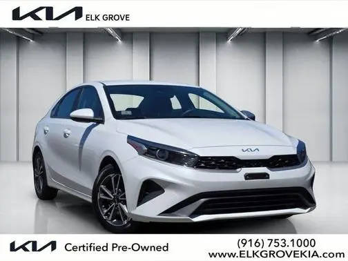 2023 Kia Forte LXS FWD photo