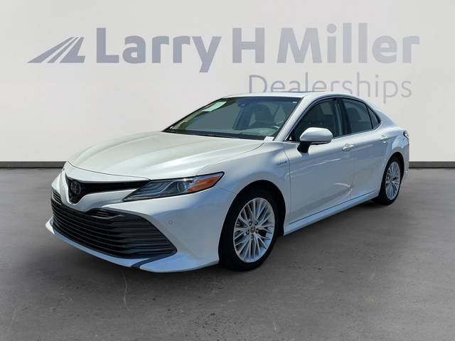 2020 Toyota Camry Hybrid XLE FWD photo