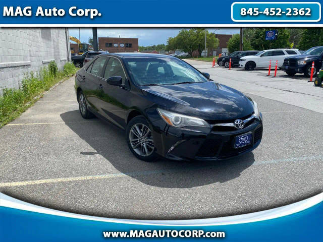 2017 Toyota Camry SE FWD photo