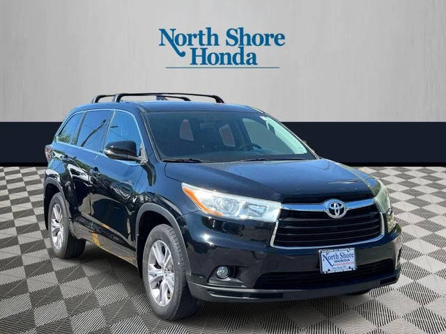 2016 Toyota Highlander LE AWD photo