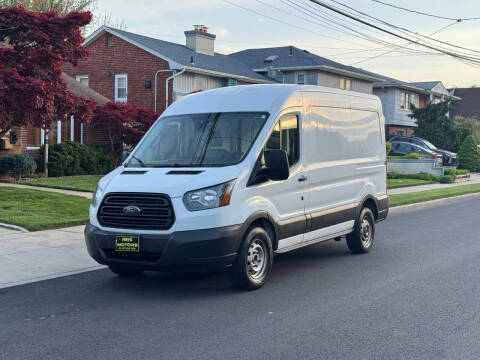 2018 Ford Transit Van RWD photo