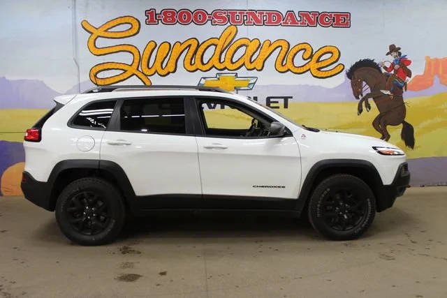 2016 Jeep Cherokee Trailhawk 4WD photo