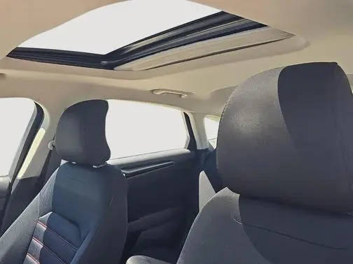 2015 Ford Fusion SE FWD photo