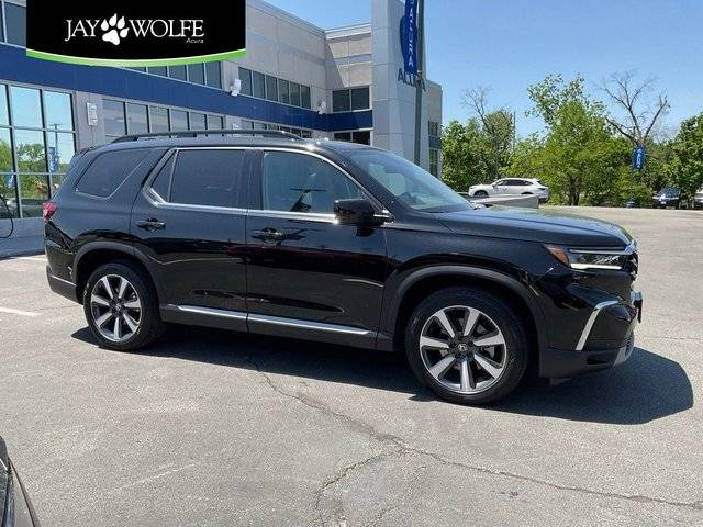 2023 Honda Pilot Touring AWD photo