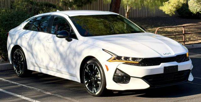 2023 Kia K5 GT-Line photo