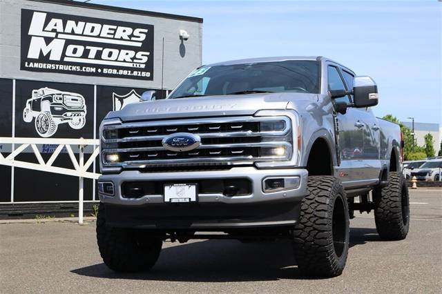2023 Ford F-350 Super Duty Platinum 4WD photo