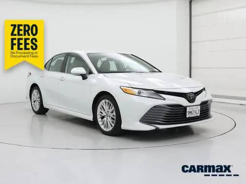 2020 Toyota Camry XLE FWD photo