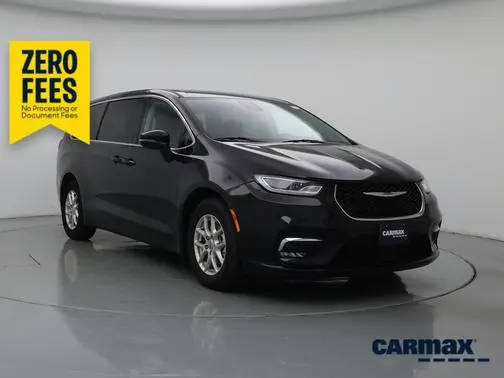 2023 Chrysler Pacifica Minivan Touring L FWD photo