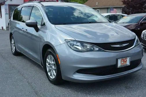 2021 Chrysler Voyager LXi FWD photo