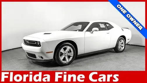 2023 Dodge Challenger SXT RWD photo