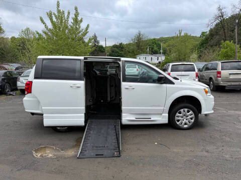 2018 Dodge Grand Caravan SE FWD photo
