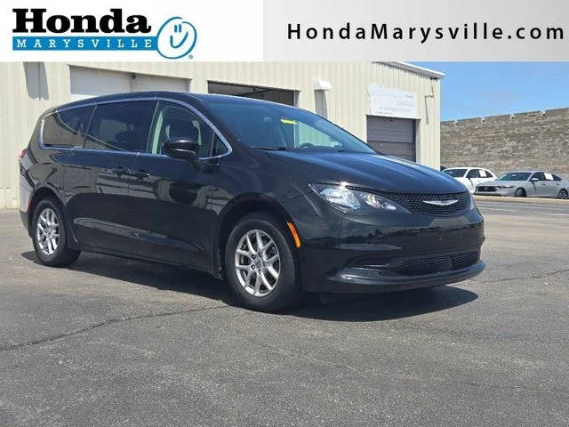 2022 Chrysler Voyager LX FWD photo