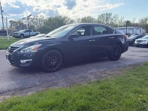 2015 Nissan Altima FWD photo