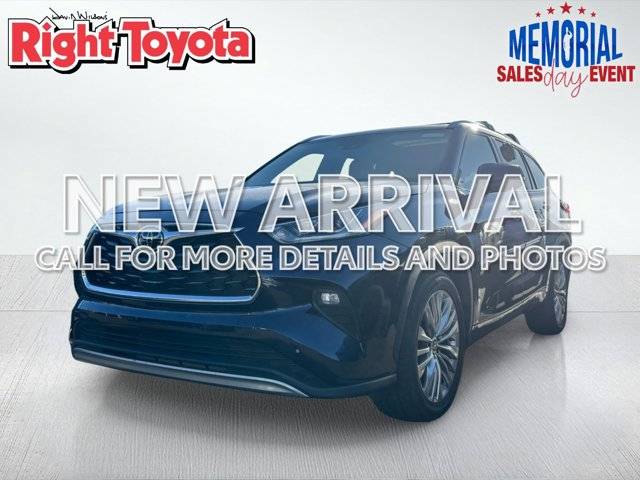 2023 Toyota Highlander Platinum FWD photo