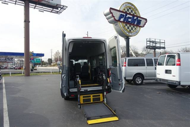 2017 Ford Transit Passenger Wagon RWD photo