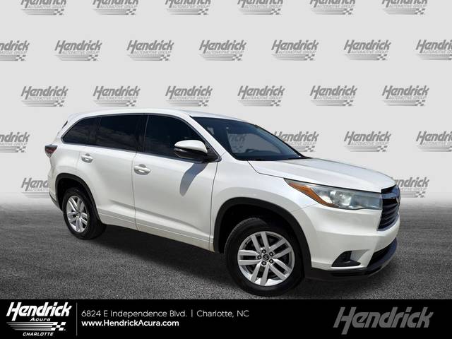 2016 Toyota Highlander LE FWD photo