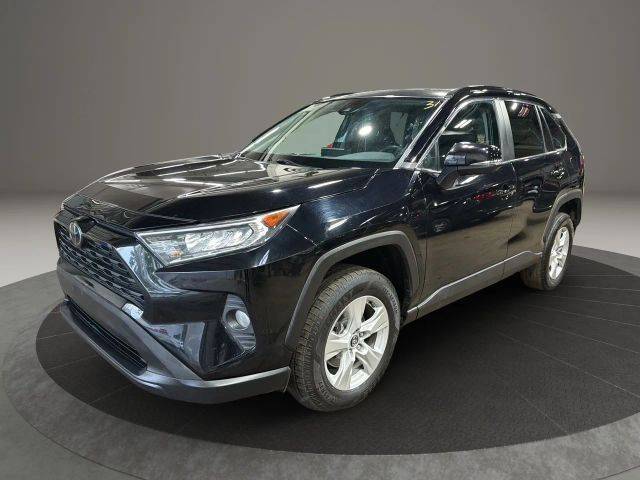 2021 Toyota RAV4 XLE FWD photo