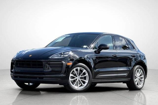 2022 Porsche Macan AWD photo