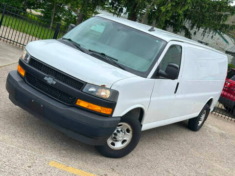 2018 Chevrolet Express Cargo  RWD photo