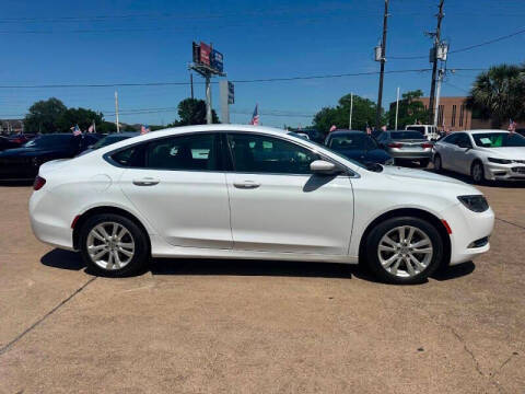 2015 Chrysler 200 Limited FWD photo