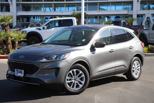 2022 Ford Escape SE FWD photo