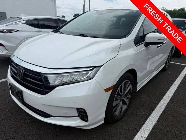 2022 Honda Odyssey Touring FWD photo
