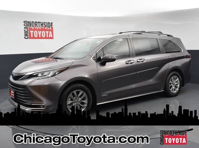 2021 Toyota Sienna XLE FWD photo