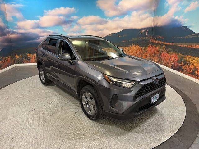 2022 Toyota RAV4 Hybrid XLE AWD photo