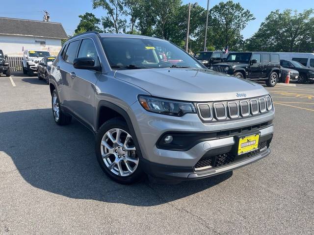 2022 Jeep Compass Latitude Lux 4WD photo