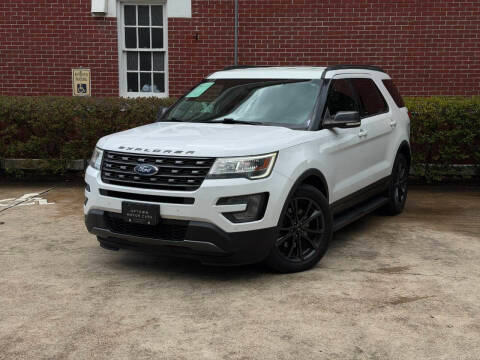 2017 Ford Explorer XLT FWD photo