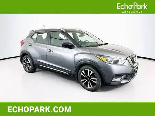 2020 Nissan Kicks SR FWD photo