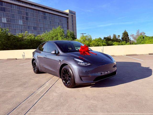2022 Tesla Model Y Long Range AWD photo