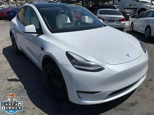 2022 Tesla Model Y Long Range AWD photo