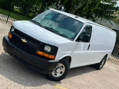 2017 Chevrolet Express Cargo  RWD photo