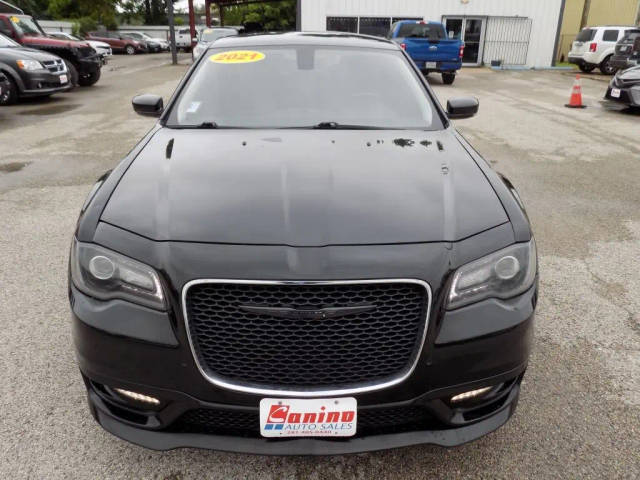 2021 Chrysler 300 Touring L RWD photo