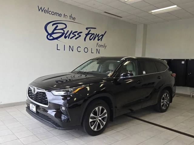 2022 Toyota Highlander XLE AWD photo