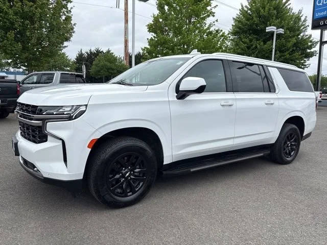 2022 Chevrolet Suburban LS 4WD photo