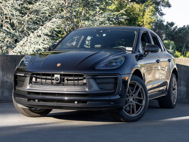 2023 Porsche Macan T AWD photo