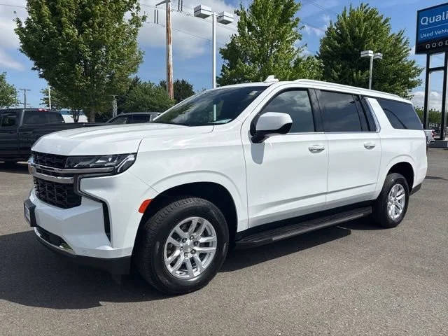 2022 Chevrolet Suburban LS 4WD photo
